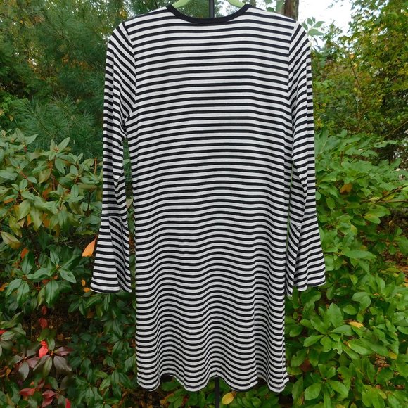Robert Michaels Soft & Stretchy Striped V-Neck Bell-Sleeve Dress NWT - Picture 3 of 6